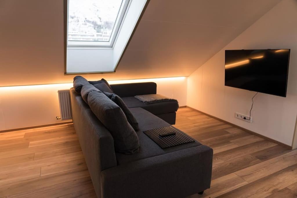 Scenic Penthouse - Ocean View & Skylight Windows Apartment Siglufjordur Exterior foto