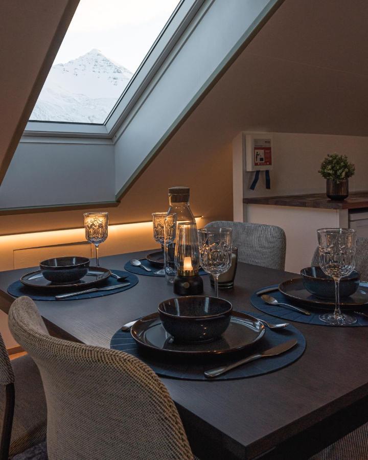 Scenic Penthouse - Ocean View & Skylight Windows Apartment Siglufjordur Exterior foto