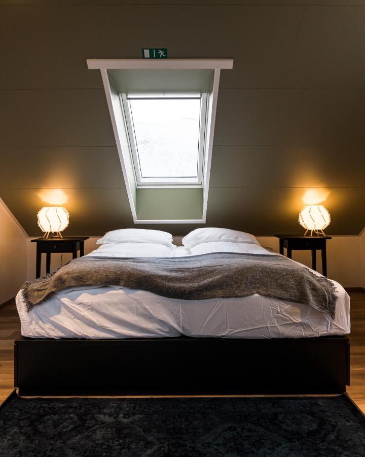 Scenic Penthouse - Ocean View & Skylight Windows Apartment Siglufjordur Exterior foto